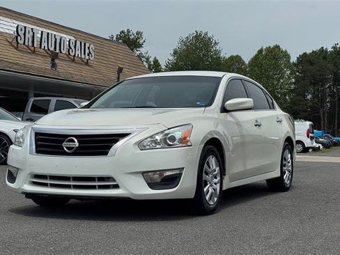 Used 2014 Nissan Altima 2.5 S FWD image 2
