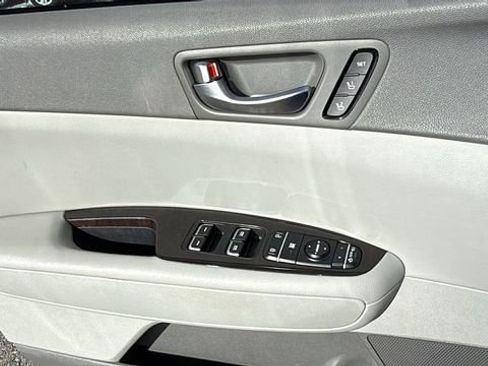 Used 2018 Kia Optima EX w/ Premium Package image 22