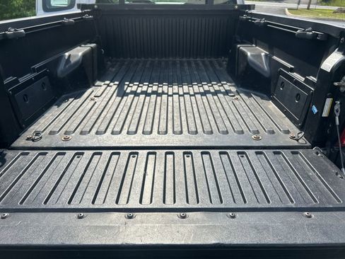 Used 2017 Toyota Tacoma SR AWD/4WD image 27