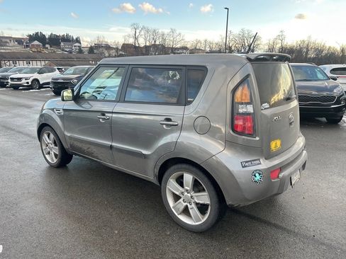 Used 2011 Kia Soul ! image 3
