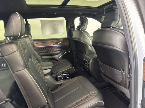Used 2024 Jeep Grand Cherokee L Summit AWD/4WD image 5