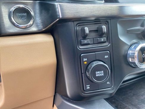 Used 2024 Ford F250 Lariat w/ Lariat Ultimate Package AWD/4WD image 32
