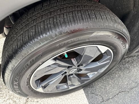 Used 2024 Nissan Rogue SV w/ SV Premium Package image 10