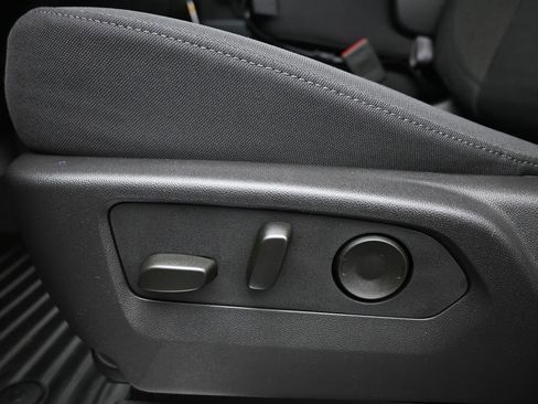 New 2025 GMC Sierra 1500 SLE w/ Preferred Package image 17