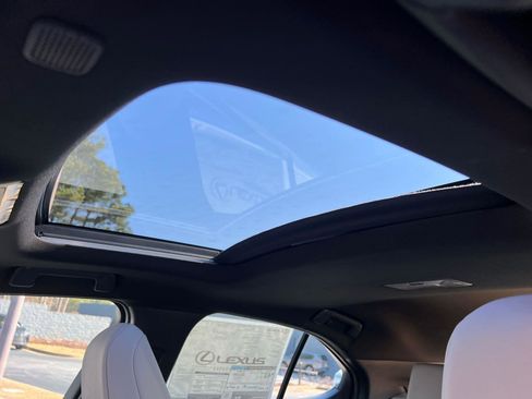 New 2025 Lexus UX 300h FWD image 25
