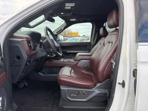 Used 2024 Ford Expedition Limited image 9