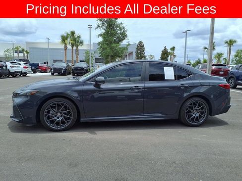 Used 2025 Toyota Camry SE w/ Convenience Package FWD image 4
