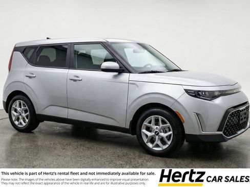 Used 2025 Kia Soul LX w/ LX Technology Package FWD image 1