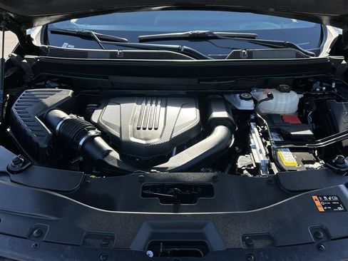 Used 2025 Chevrolet Traverse LT FWD image 30