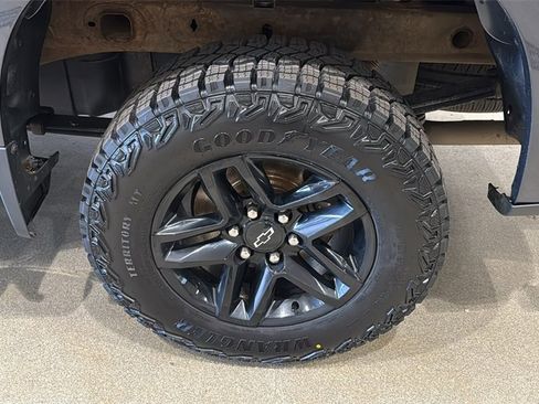 Used 2020 Chevrolet Silverado 1500 LT Trail Boss image 10