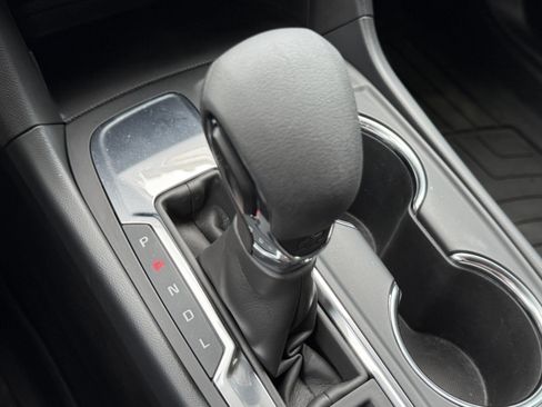 Used 2024 Chevrolet Equinox LT FWD image 41