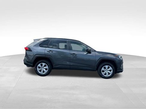 Used 2019 Toyota RAV4 LE FWD image 6