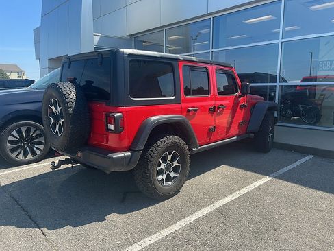 Used 2021 Jeep Wrangler Unlimited Rubicon AWD/4WD image 2