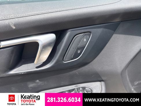 Used 2025 Buick Enclave Preferred AWD/4WD image 12