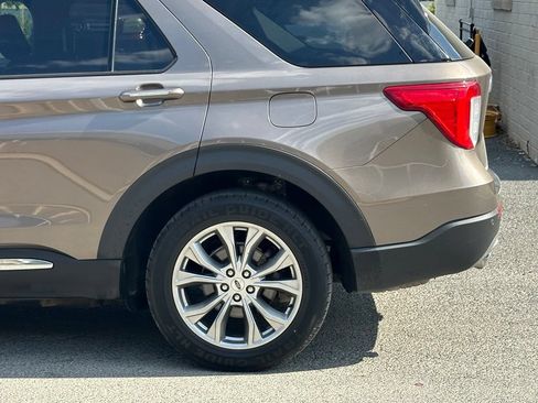 Used 2021 Ford Explorer Limited w/ Class III Trailer Tow Package AWD/4WD image 41