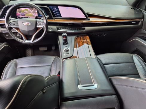 Used 2021 Cadillac Escalade Premium Luxury RWD image 18