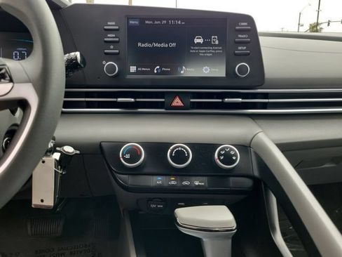 Certified 2026 Hyundai Elantra SE FWD image 13