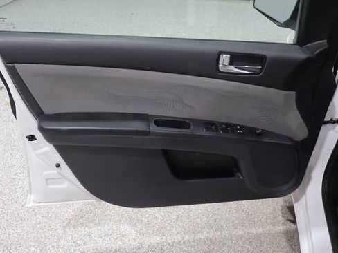 Used 2012 Nissan Sentra 2.0 S w/ Convenience Pkg FWD image 13