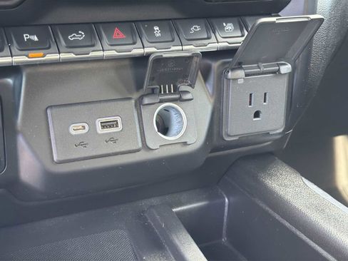 Used 2021 Chevrolet Silverado 3500 High Country image 24