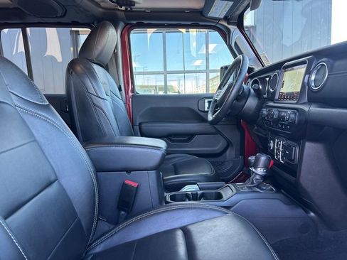 Used 2021 Jeep Wrangler Unlimited Sahara w/ Cold Weather Group image 11