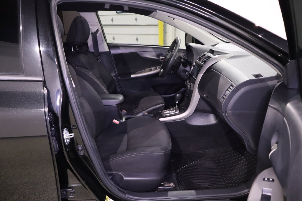 Used 2013 Toyota Corolla S w/ Premium Pkg FWD image 30