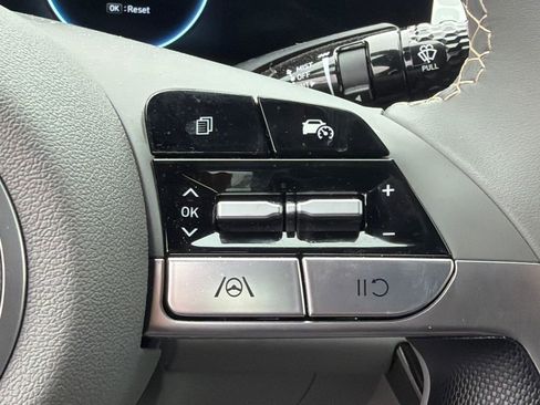 Used 2025 Hyundai Elantra SEL FWD image 25