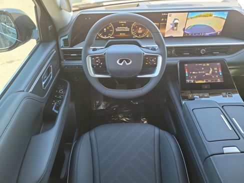 New 2026 INFINITI QX80 Luxe image 14
