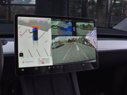 Used 2024 Tesla Model Y Long Range image 17