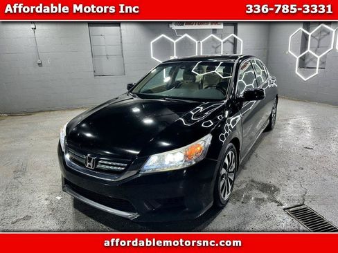 Used 2015 Honda Accord Touring image 1