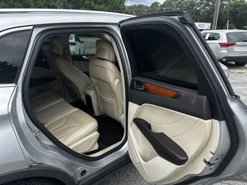 Used 2016 Lincoln MKC Reserve image 16