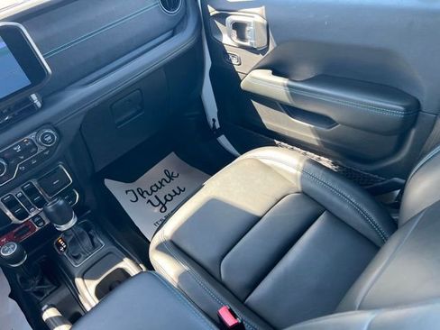 Used 2024 Jeep Wrangler Unlimited Rubicon 4xe AWD/4WD image 15