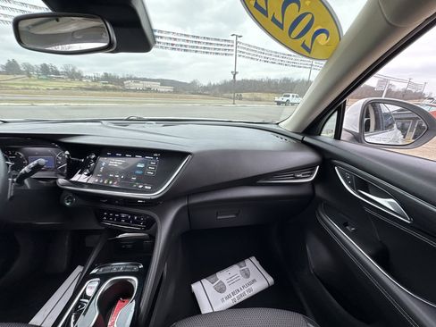 Used 2022 Buick Envision Preferred image 26