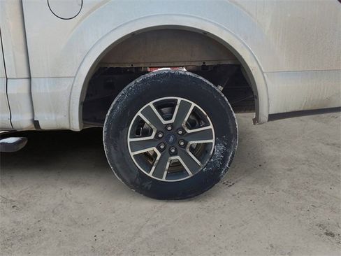 Used 2015 Ford F150 XLT w/ Equipment Group 302A Luxury image 14