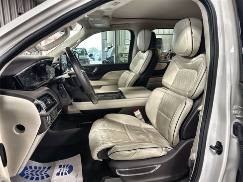 Used 2020 Lincoln Navigator Black Label w/ Cargo Convenience Package image 12