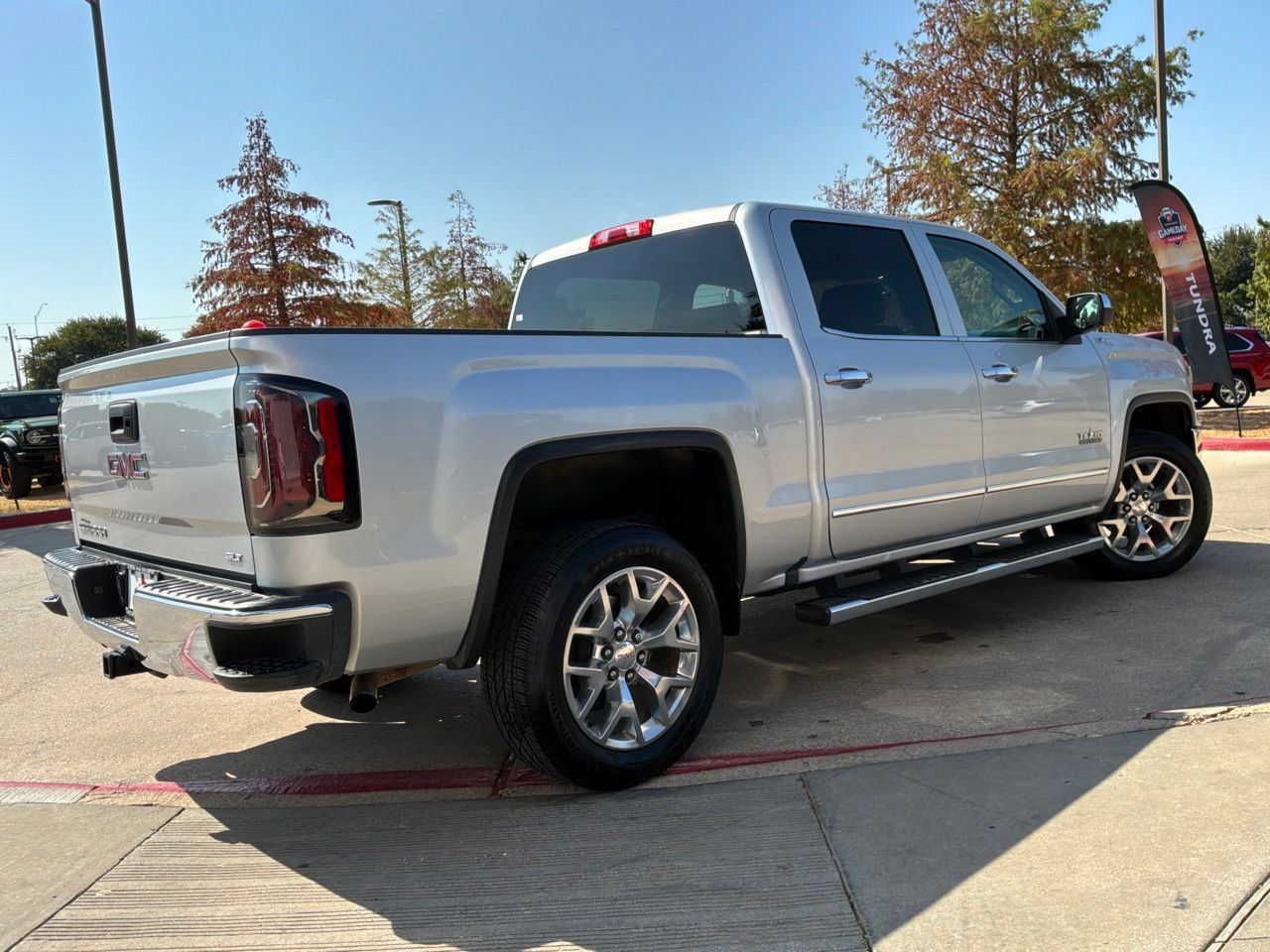 Used 2018 GMC Sierra 1500 SLT w/ Texas SLT Premium Package AWD/4WD image 6