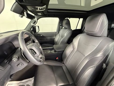 Used 2026 Lexus GX 550 w/ Accessory Package (2T) AWD/4WD image 17
