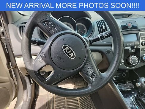 Used 2013 Kia Forte EX w/ Premium Pkg FWD image 9