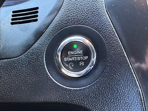 Used 2019 Ford Explorer XLT w/ Equipment Group 202A FWD image 32