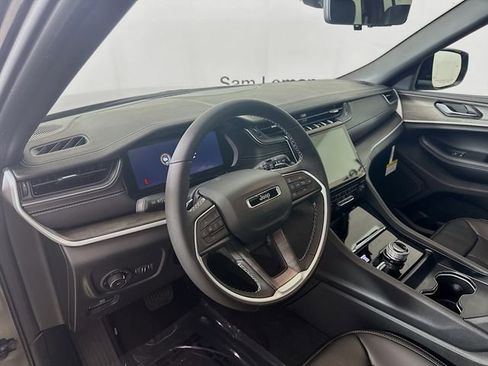 New 2025 Jeep Grand Cherokee L Limited image 9