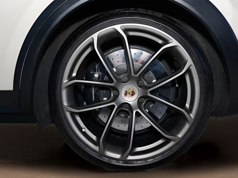 Used 2023 Porsche Cayenne Turbo GT AWD/4WD image 41
