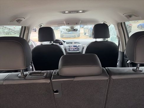 Used 2022 Volkswagen Tiguan SE image 14