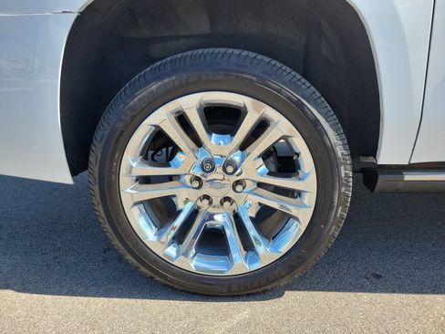 Used 2020 Chevrolet Suburban Premier w/ Premier Plus Edition AWD/4WD image 5