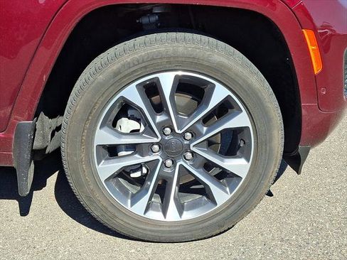 Certified 2024 Jeep Grand Cherokee Overland w/ Advanced Protech Group III image 4