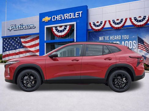 New 2026 Chevrolet Trax LT w/ Midnight Edition FWD image 3