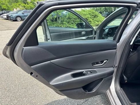 Used 2023 Hyundai Elantra SEL w/ Convenience Package FWD image 32
