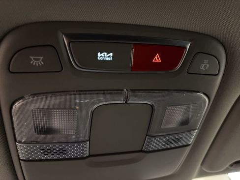 Used 2023 Kia Telluride LX image 25