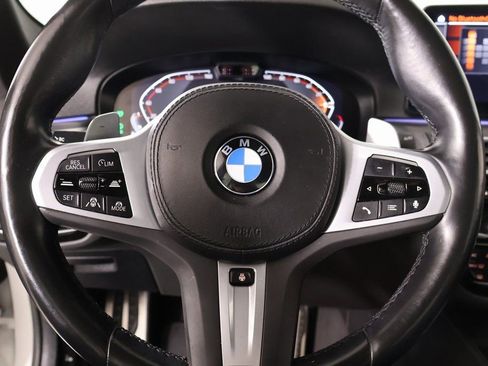 Used 2023 BMW 540i xDrive image 3