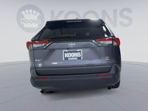 Used 2024 Toyota RAV4 LE AWD/4WD image 10