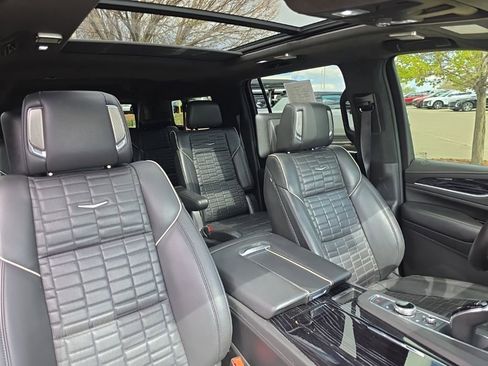Certified 2023 Cadillac Escalade ESV V image 27