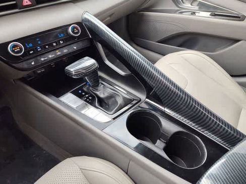 Certified 2021 Hyundai Elantra SEL w/ Convenience Package FWD image 24
